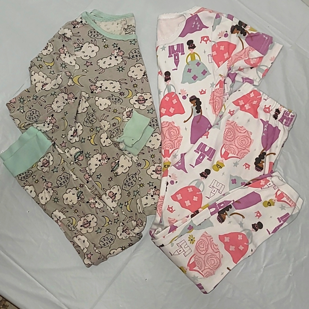 4/5T sleepwear sets and Disney Frozen bathrobe bundle